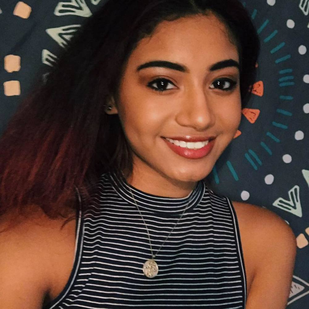 Meet your Posher, Yenifer